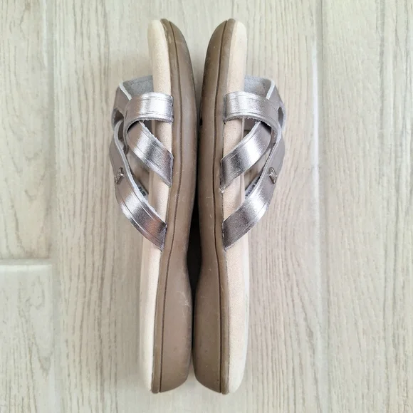 GH Bass Co Sunjuns Sharon Silver Leather Strappy Flat Sandals Thong Size 6.5 - Picture 6 of 8